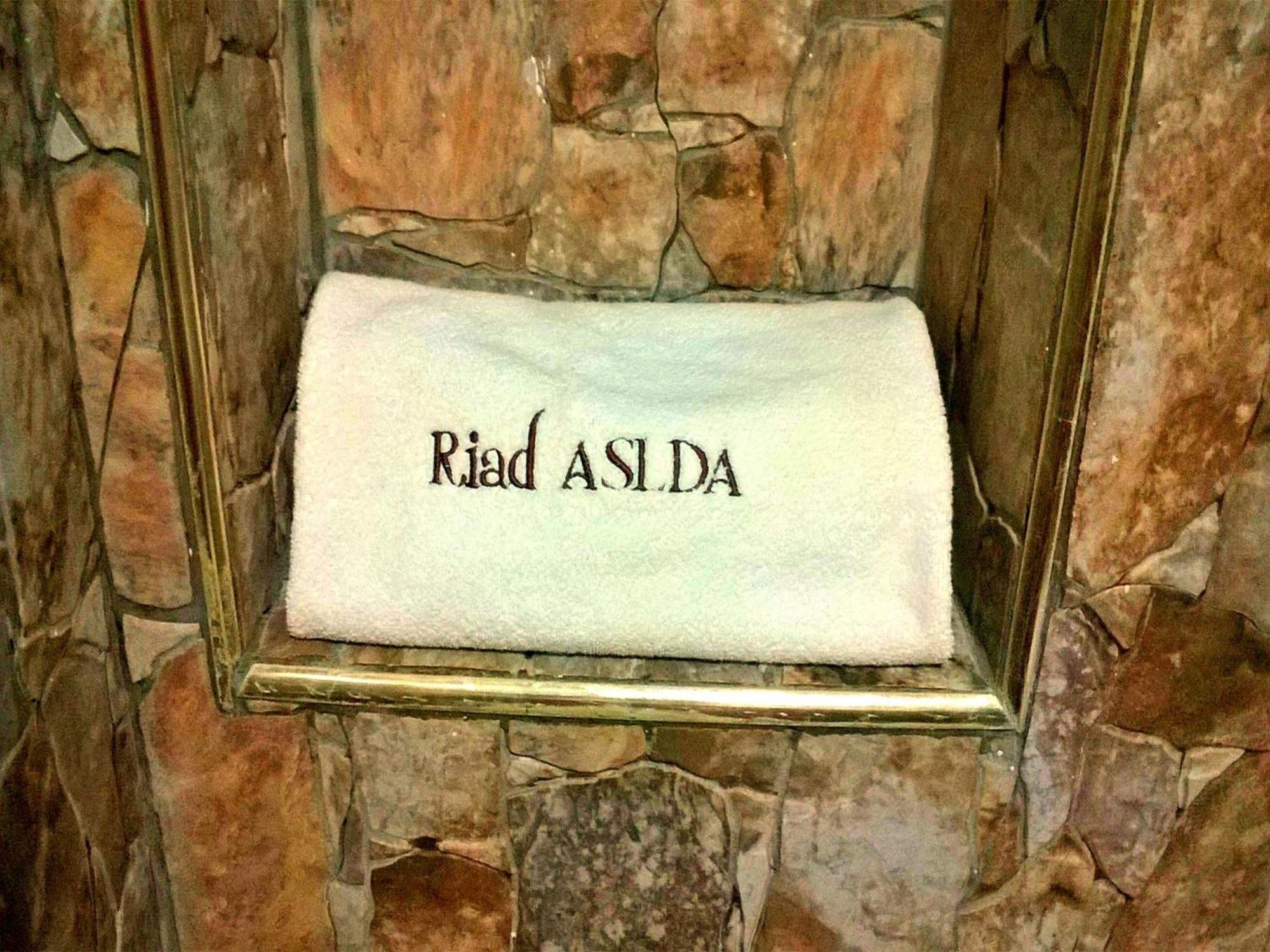 Riad Aslda Asni Cameră foto